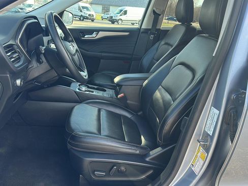 Used 2022 Ford Escape SEL w/ Technology Package image 9