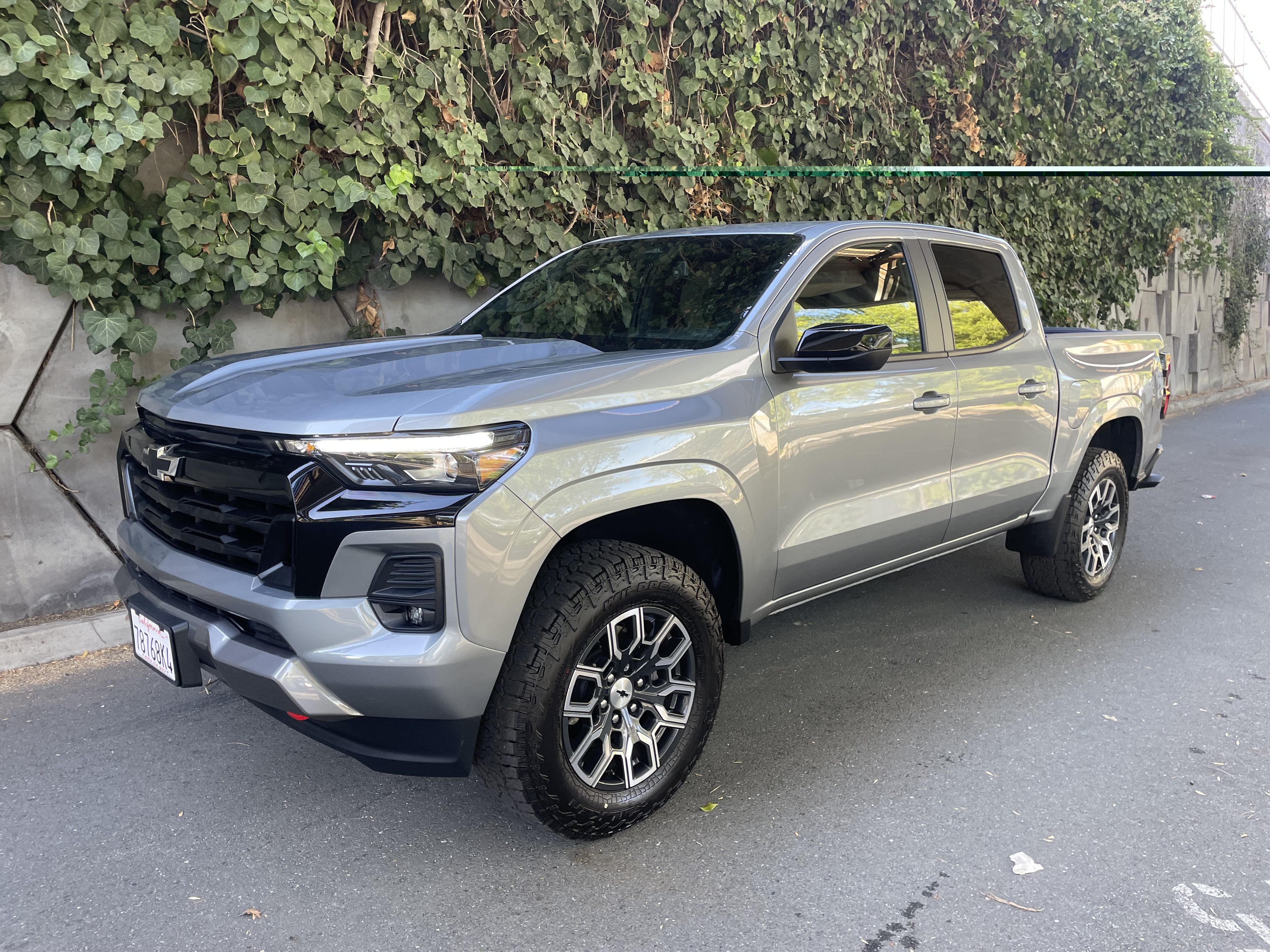 Used 2026 Chevrolet Colorado Z71 AWD/4WD image 2