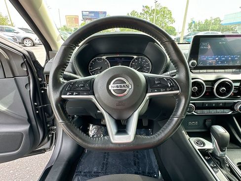 Used 2022 Nissan Sentra SV FWD image 11