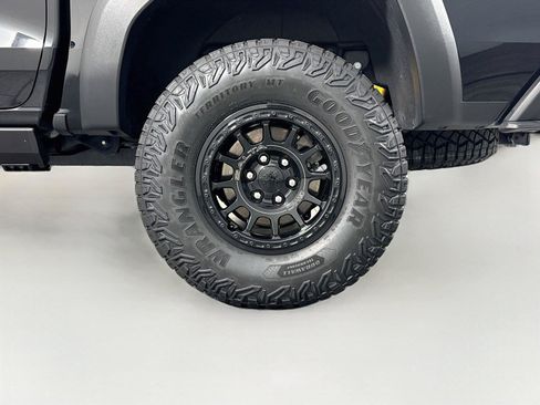 Used 2024 GMC Canyon AT4X w/ AT4X AEV Edition AWD/4WD image 13