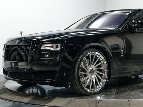 Used 2015 Rolls-Royce Ghost image 4