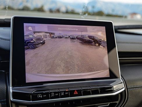 New 2026 Jeep Compass Latitude image 24