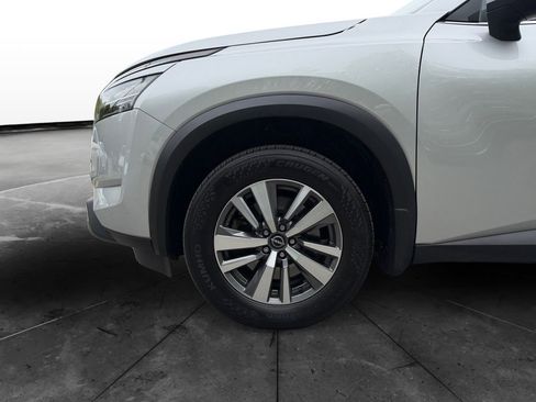 Used 2023 Nissan Pathfinder SL AWD/4WD image 14