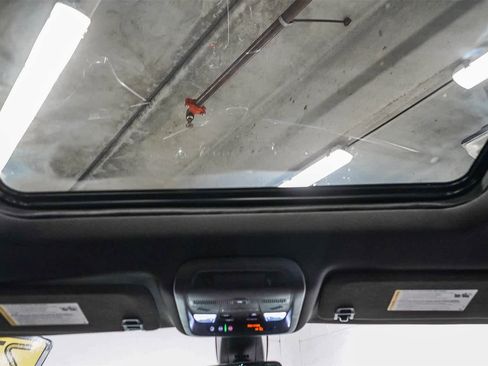 Used 2020 Cadillac XT6 Premium Luxury image 16