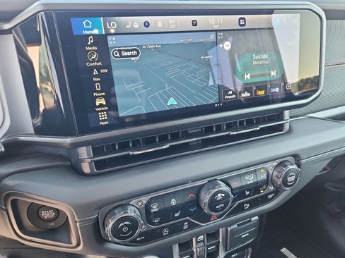 New 2025 Jeep Wrangler Unlimited Rubicon w/ Technology Group image 13