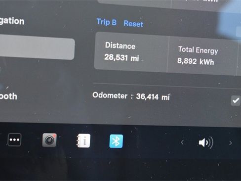 Used 2021 Tesla Model 3 Performance image 24