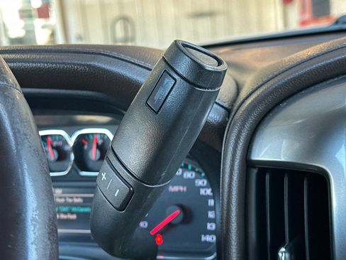 Used 2015 Chevrolet Silverado 1500 LTZ RWD image 19