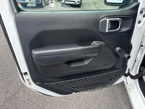 Used 2020 Jeep Wrangler Sport AWD/4WD image 8