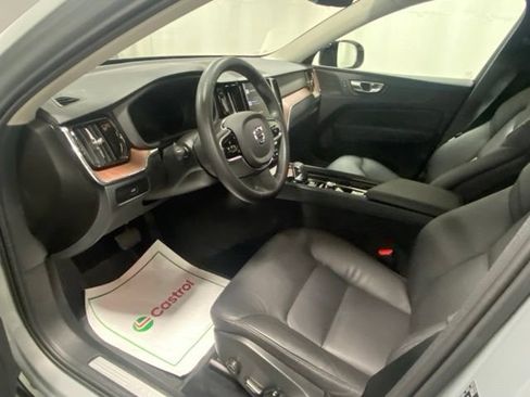 Used 2024 Volvo XC60 B5 Plus w/ Climate Package AWD/4WD image 10