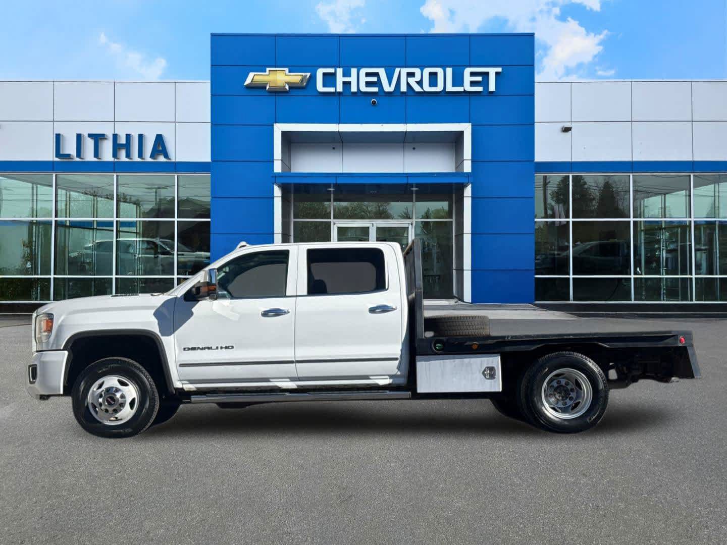 Used 2019 GMC Sierra 3500 Denali w/ Duramax Plus Package AWD/4WD image 5