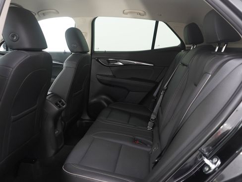 Used 2023 Buick Envision Essence image 19