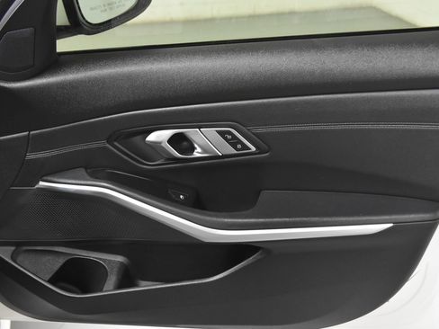 Used 2019 BMW 330i Sedan RWD image 14