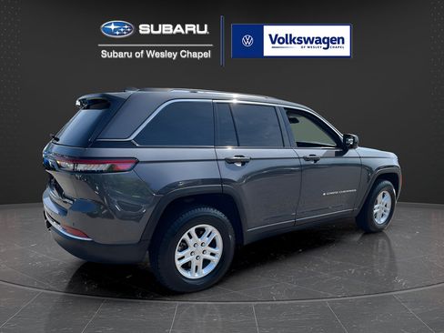 Used 2023 Jeep Grand Cherokee Laredo AWD/4WD image 8
