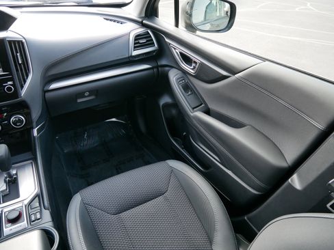 Used 2024 Subaru Forester Premium image 11