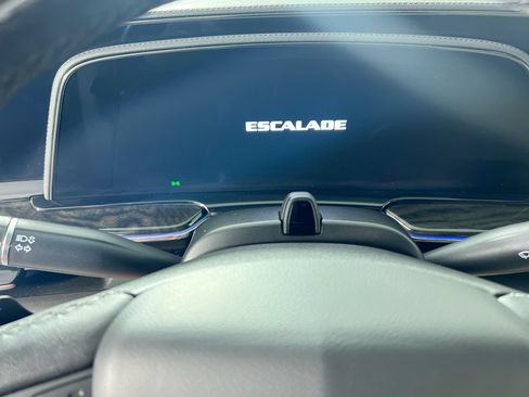 Used 2024 Cadillac Escalade Premium Luxury RWD image 20