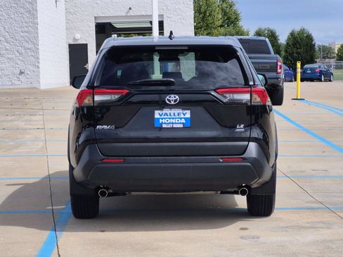 Used 2023 Toyota RAV4 LE AWD/4WD image 7