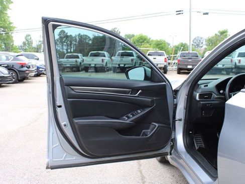 Used 2019 Honda Accord Sport image 10