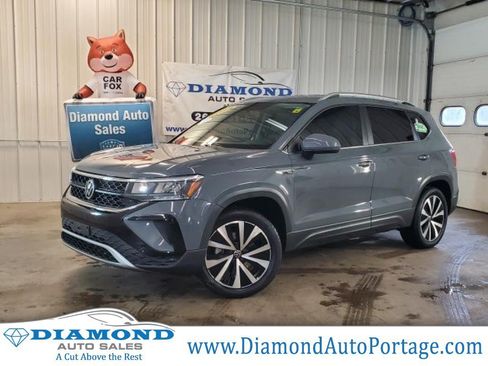 Used 2022 Volkswagen Taos SE AWD/4WD image 1