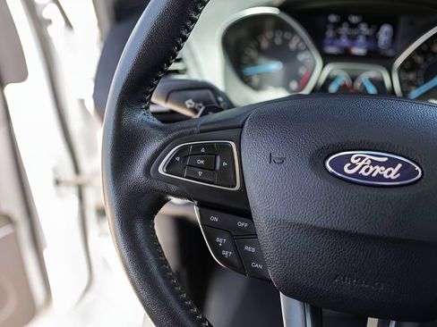 Used 2017 Ford Escape SE w/ Equipment Group 201A FWD image 14