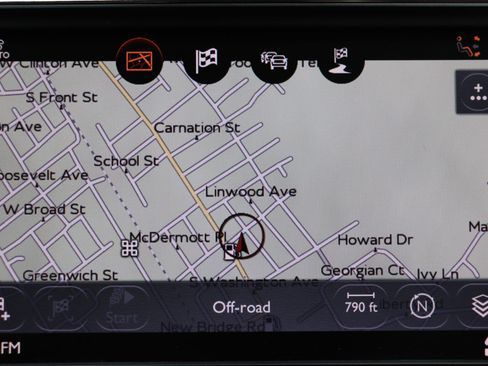 Used 2017 Bentley Bentayga image 40