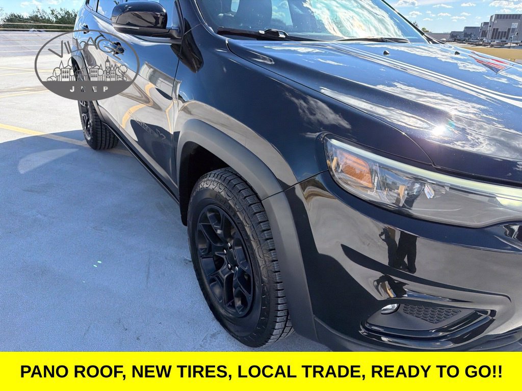 Used 2022 Jeep Cherokee Latitude w/ Sun & Sound Group AWD/4WD image 13