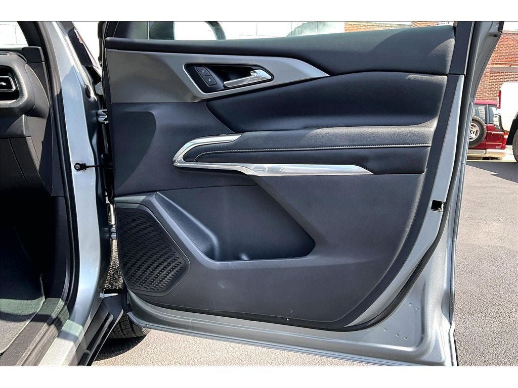 Used 2024 Chevrolet Traverse LT AWD/4WD image 19