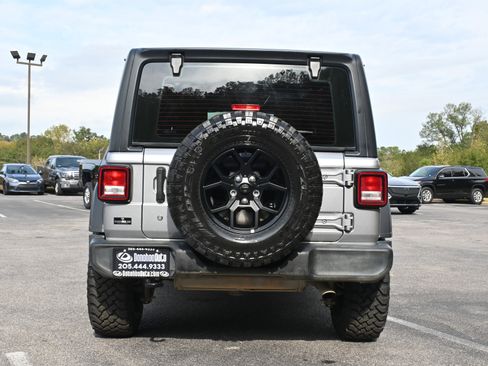 Used 2019 Jeep Wrangler Unlimited Sport image 8