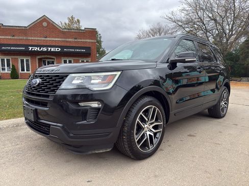 Used 2018 Ford Explorer Sport image 2