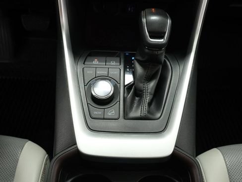 Used 2019 Toyota RAV4 Limited AWD/4WD image 23