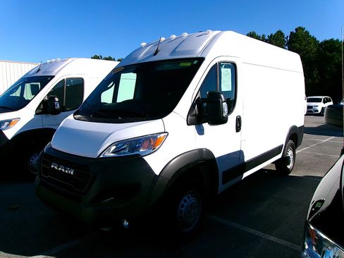 Used 2025 RAM ProMaster 2500 w/ Convenience Group FWD image 2