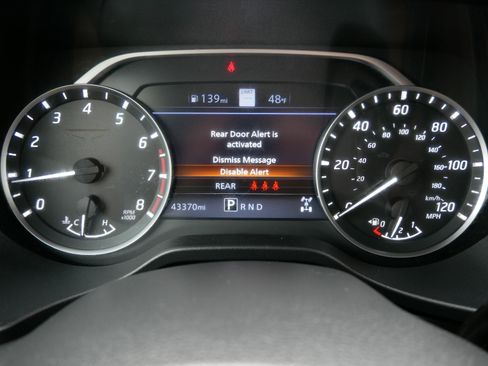 Used 2023 Nissan Titan Platinum Reserve w/ Moonroof Package image 21