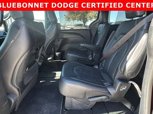 Used 2018 Chrysler Pacifica Touring-L w/ Premium Audio Group image 15