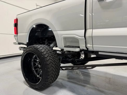 Used 2024 Ford F250 Limited image 19