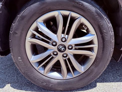 Used 2015 Hyundai Tucson GLS w/ Option Group 02 FWD image 13