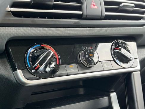 Certified 2022 Kia Seltos LX image 24