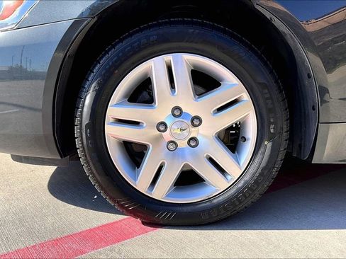 Used 2014 Chevrolet Impala LT w/ LT Sunroof Package image 11