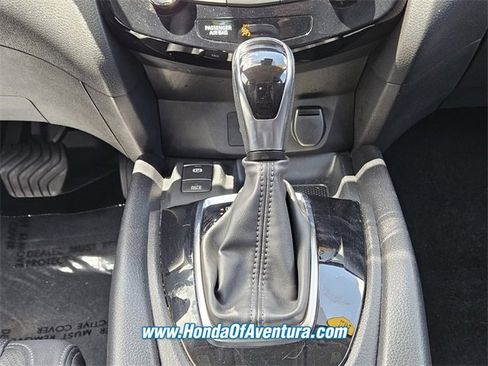 Used 2022 Nissan Rogue Sport SL image 16