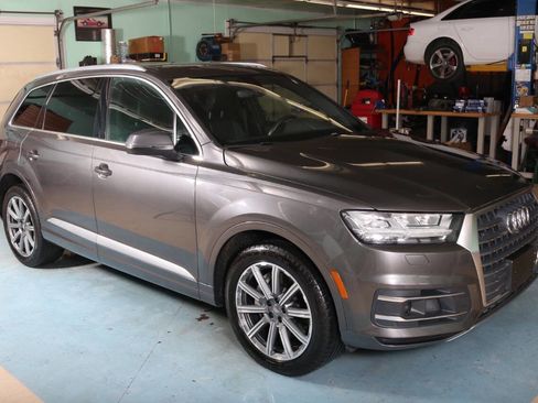Used 2018 Audi Q7 3.0T Prestige w/ Prestige Package image 4