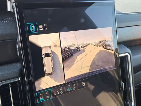Used 2025 GMC Yukon Denali AWD/4WD image 22