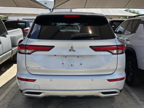 Used 2022 Mitsubishi Outlander SE FWD image 6