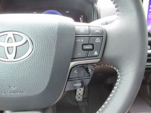 Used 2026 Toyota Camry Hybrid FWD image 23