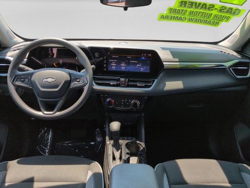 Used 2025 Chevrolet TrailBlazer LT w/ Driver Confidence Package FWD image 18