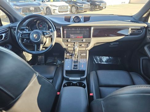 Used 2024 Porsche Macan image 20