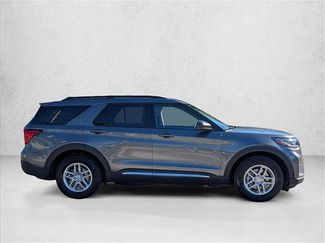 Used 2025 Ford Explorer Active w/ Active Comfort Package RWD video 4
