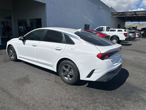 Used 2022 Kia K5 LX image 3