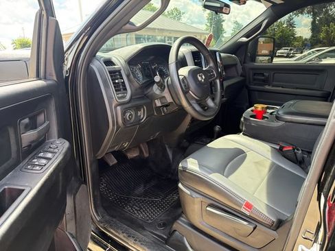 Used 2024 RAM 3500 Tradesman w/ Chrome Appearance Group AWD/4WD image 5