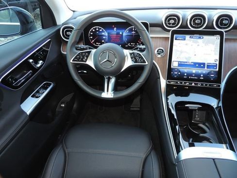 Used 2025 Mercedes-Benz GLC 350e 4MATIC image 24