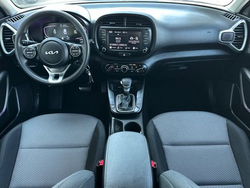 Certified 2023 Kia Soul LX FWD image 13