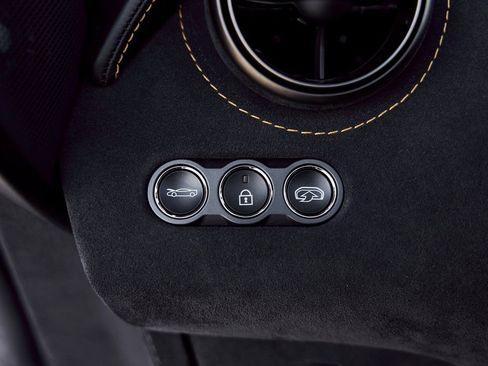 Used 2020 McLaren 720S Spider image 46