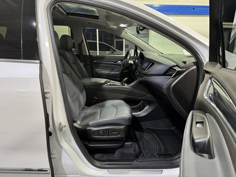 Used 2021 Buick Enclave Essence image 17